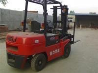 二手叉車市場(chǎng)探析 聚焦?fàn)I口5噸燃油叉車與阜新3噸電瓶叉車